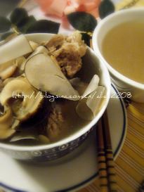 苦瓜黄豆排骨汤——清热消暑、排毒养颜的夏天老火汤 莲藕黄豆排骨汤