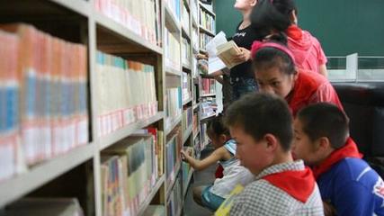2013全球华人中小学生阅读征文大赛《妈，亲一下》阅读报告 华人少年征文怎么写