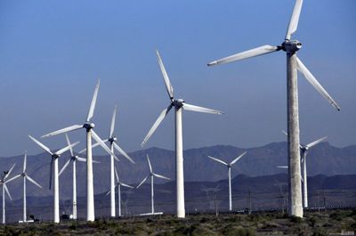 新疆达坂城风力发电厂 新疆风力发电站