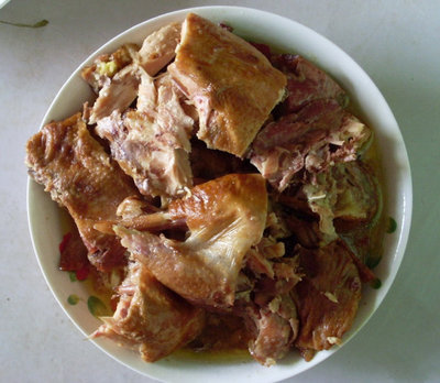 中国四大名烧鸡和其他名鸡的做法 芋儿烧鸡的做法