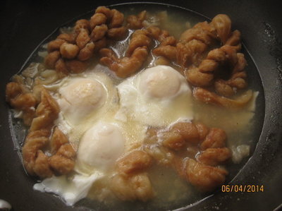 快手早餐——麻花煮鸡蛋 一分钟快手早餐