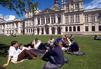 法国留学：大四学生如何申请赴法读研