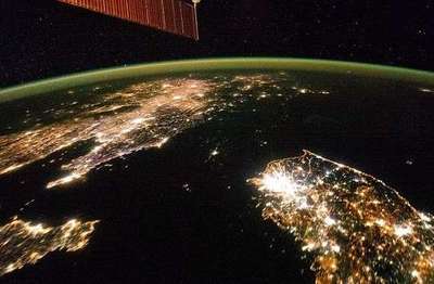 卫星拍摄的最新全世界夜景图，你想知道哪里最繁华吗？ 卫星拍摄中国夜景图