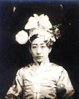 +清朝最后格格昨日仙逝；美女间谍川岛芳子妹妹比姐还美 格格间谍