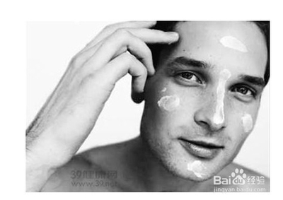 [转载]男人的皮肤保养得方法 男人保养皮肤的方法