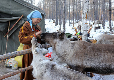 走进中国最后的狩猎部落拜访最后女酋长玛丽亚·索 玛丽亚.亚瑞唐多