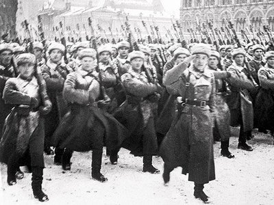 兵临城下的红场阅兵式——1941年11月7日 2016俄举行红场阅兵式