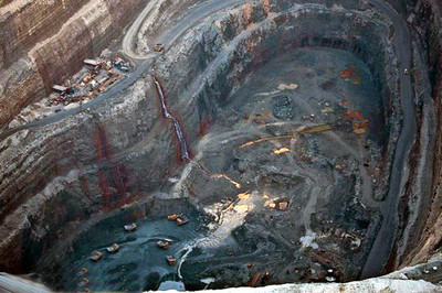 世界上最大的钻石坑 世界上最深的坑