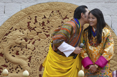 亲:看不丹国王旺楚克娶平民女子佩玛
