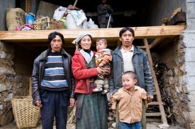 一妻多夫的家庭 藏族一妻多夫的图片