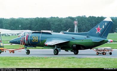 昔日苏联的雅克-38舰载机 雅克贝汉
