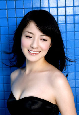 高清图：日本气质美女松田里菜写真秀白皙肌肤