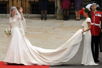 英国王室婚礼精彩瞬间 王子与灰姑娘的故事 英国王室秃顶哈里王子