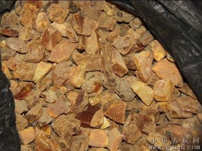 中国画造假技术全揭露 琥珀蜜蜡原石造假技术