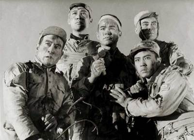 1958年电影《狼牙山五壮士》演员表、图片、剧情和视频片段 狼牙山五壮士跳崖片段