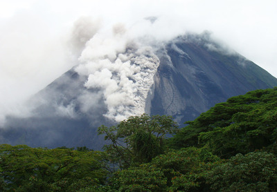 哥斯达黎加 哥斯达黎加火山爆发