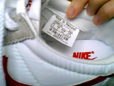 【耐克的那些事】2012年耐克新鞋标辨别真假教程(转贴） 耐克阿甘鞋真假辨别