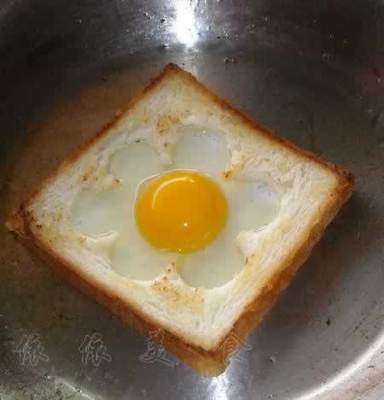 全鸡蛋土司面包的做法详细步骤图解 鸡蛋土司面包做法