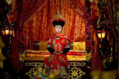 清朝27位皇后里谁生孩子最多 清朝皇后服饰