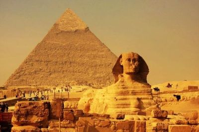 视频: 埃及金字塔探秘 (汉语解说) 埃及金字塔未解之谜