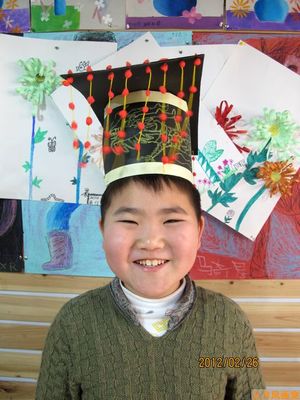 周日上午班学生手工课---皇帝的帽子！ 手工编织帽子