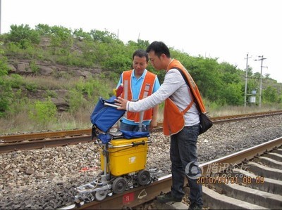 《中国人的一天》铁路探伤工 中国人的一天 腾讯