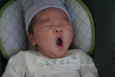 训练两个月的宝宝睡过夜 两个月宝宝睡眠训练