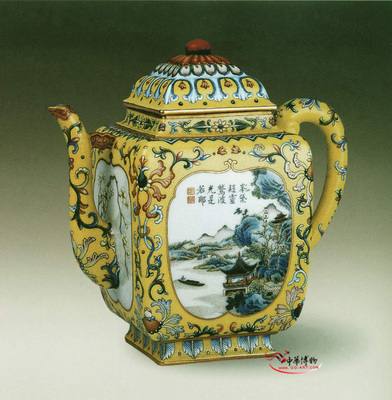 中国瓷器欣赏之黄地粉彩瓷器 乾隆黄地粉彩方壶