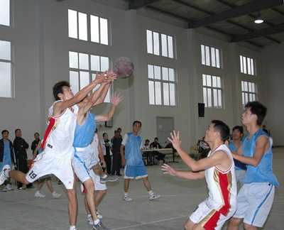 评昆阳三中陈婉容老师的《摩擦力》 平阳县昆阳三中