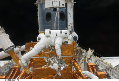2009年5月哈勃望远镜维修任务全程组图（一） 手机故障维修全程指导