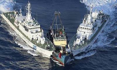 日本企图撞沉中国海监船不料发现我军舰后逃离 撞沉越南渔船的海监船