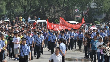 中国19城市今日爆发大规模反日游行示威 大规模的火山爆发