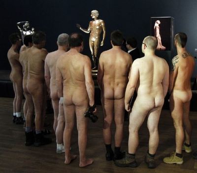 中世纪刑具博物馆 加拿大参展者裸体欣赏