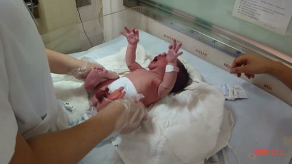 从入院到宝宝出生，只用了十分钟--我的第二胎急产经历 新护士入院