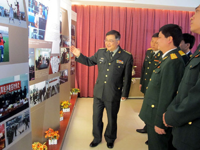 安南省猴军代表团访问PLA 代表团访问