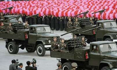 回顾朝鲜史上最大规模阅兵式（中文字幕视频+多图） 朝鲜阅兵式搞笑