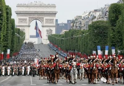 7月14日法国国庆节，这一天在巴黎能干些什么？ 法国的国庆节