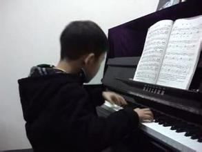 《瑶族长鼓舞》教案 瑶族长鼓舞钢琴曲教程