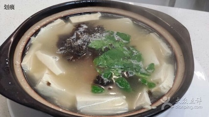 美味的紫菜砂锅豆腐 紫菜豆腐汤