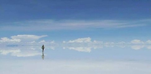 乌尤尼盐沼：宛若天堂的“天空之镜”[组图]