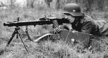 视频: 德国MG42机枪雪地射击 mg42机枪
