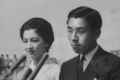 日本皇后美智子 与 三岛由纪夫 日本平民皇后美智子