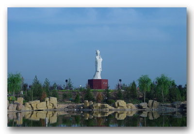 米脂河滨公园游记：一个美女，三个故乡。【鸿鹄在天】