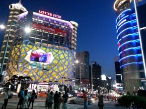  韩国东大门:首尔最具代表性的市场之一