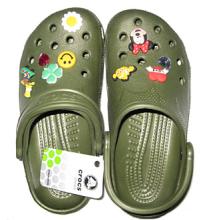  crocs洞洞鞋款式 主妇设计“洞洞鞋”狂赚2000万美元