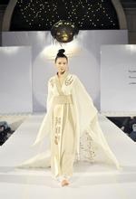  国际著名服装设计师 记上海市著名高级服装设计师刘慧黎