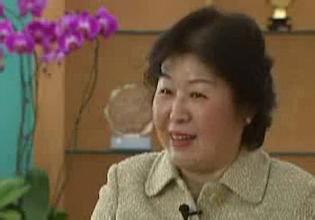  玖龙纸业董事长张茵 对话中国首位女首富 张茵