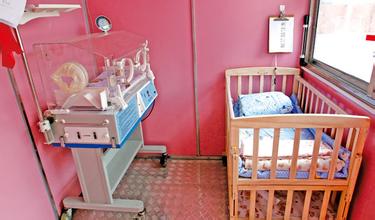  南京婴儿游泳师证 南京婴儿安全房的14天