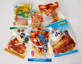  休闲食品：分化严重