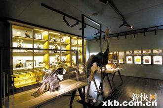  北京二手名牌皮具店 小皮具搭建奇幻动物园